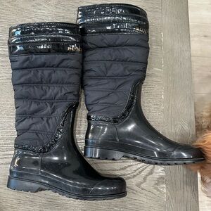 Burberry Glossy Black Quilted Boots